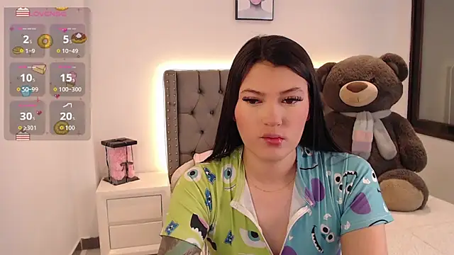 Snapshot of Nicols66 chatting on November 2025 10:04:01 PM Nicols66 online show from November 2025 10:04:01 PM