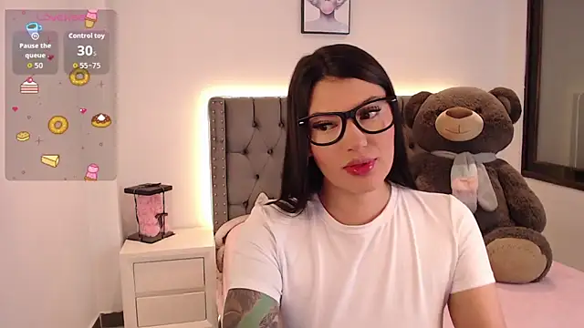 Snapshot of Nicols66 chatting on November 2025 10:24:01 PM Nicols66 online show from November 2025 10:24:01 PM