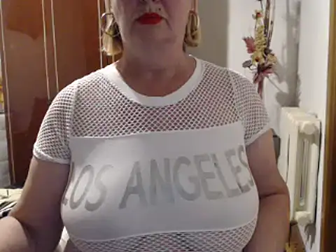 Secretfox online show from September 2025 03:43:01 AM