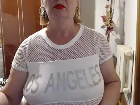 Secretfox online show from September 2025 03:10:01 AM