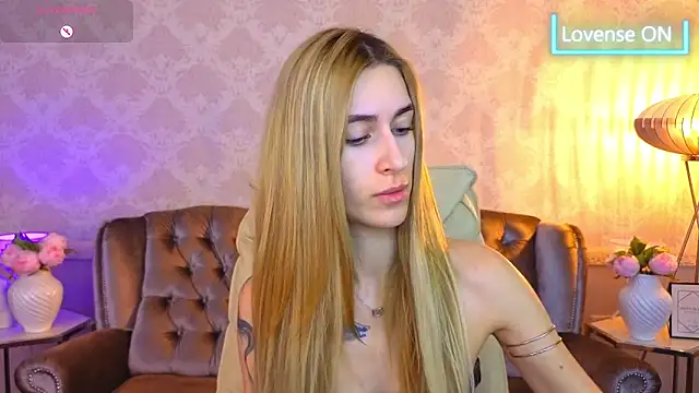 Snapshot of Sexy_Lava chatting on November 2025 07:07:01 AM Sexy Lava online show from November 2025 07:07:01 AM