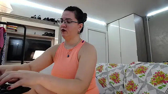 ILoveToFeelU online show from November 2025 06:40:02 PM