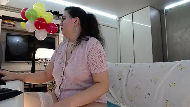 ILoveToFeelU online show from December 2025 05:54:01 PM