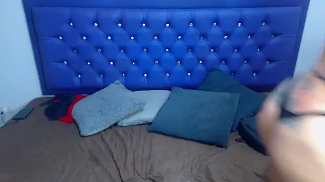 kiwii nasty online show from October 2025 01:11:01 AM