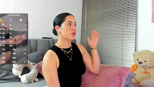 Gigi-bom online show from November 2025 12:08:02 AM