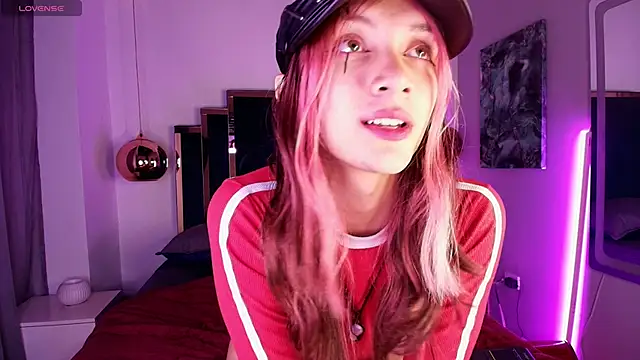 Feniix   online show from April 2026 05:10:01 AM