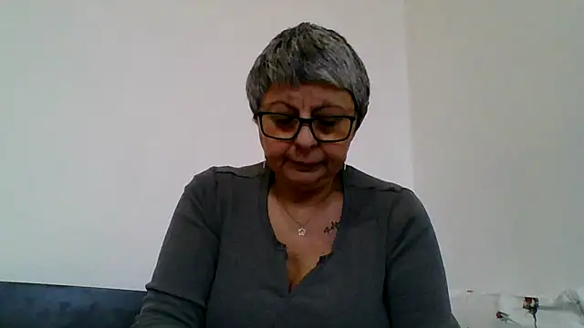 roseblak42 online show from February 2026 09:34:01 AM