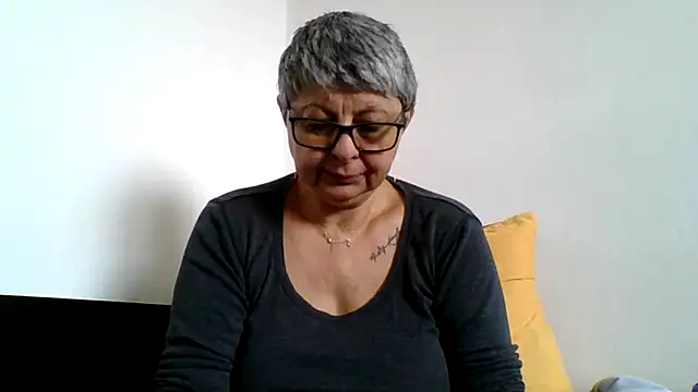 roseblak42 online show from March 2026 09:15:02 AM