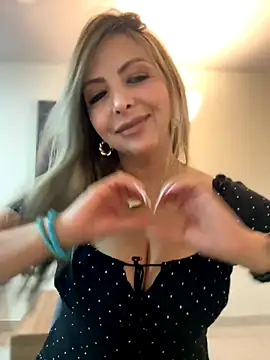 Snapshot of _Abril-Office1 chatting on November 2025 01:10:02 PM Abril-Office1 online show from November 2025 01:10:02 PM