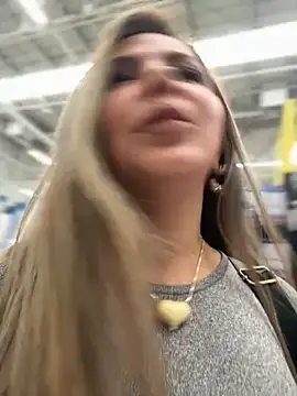 Snapshot of _Abril-Office1 chatting on November 2025 05:28:02 PM Abril-Office1 online show from November 2025 05:28:02 PM