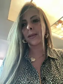 Snapshot of _Abril-Office1 chatting on January 2026 04:45:02 PM Abril-Office1 online show from January 2026 04:45:02 PM