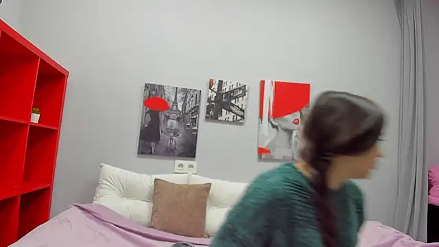 Tiny JuJu online show from October 2025 01:13:02 AM