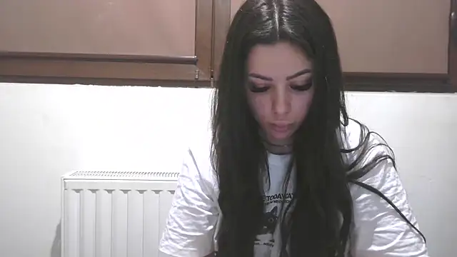 LovelyJulliette online show from April 2026 06:45:01 PM