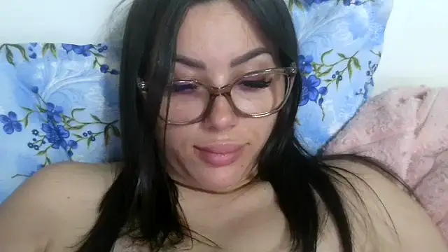 LovelyJulliette online show from May 2026 06:31:02 PM