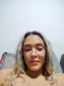 Snapshot of TaraaHot chatting on March 2025 04:45:02 AM TaraaHot online show from March 2025 04:45:02 AM