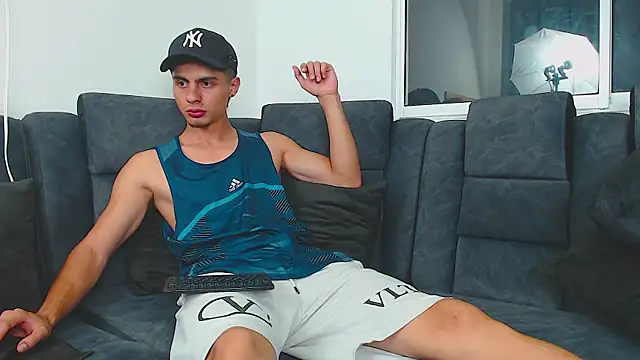 Stiven CL online show from February 2025 07:02:01 AM