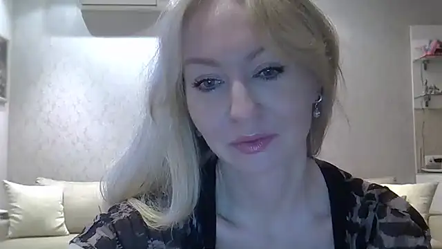 ZarinaSwift online show from February 2025 04:43:01 AM