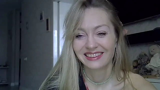 ZarinaSwift online show from November 2025 04:34:02 AM