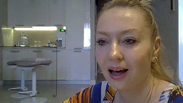 ZarinaSwift online show from February 2026 04:33:02 AM