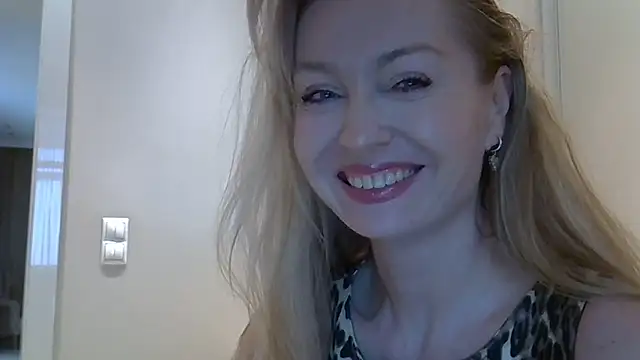 ZarinaSwift online show from March 2026 10:59:02 AM