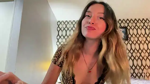 SirenaBelle online show from February 2025 12:24:01 PM