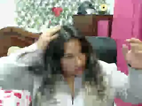 Snapshot of EmilyLove1014 chatting on December 2024 01:47:02 AM EmilyLove1014 online show from December 2024 01:47:02 AM