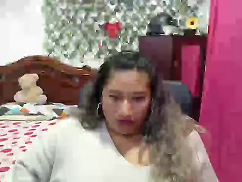 Snapshot of EmilyLove1014 chatting on December 2024 02:02:02 AM EmilyLove1014 online show from December 2024 02:02:02 AM