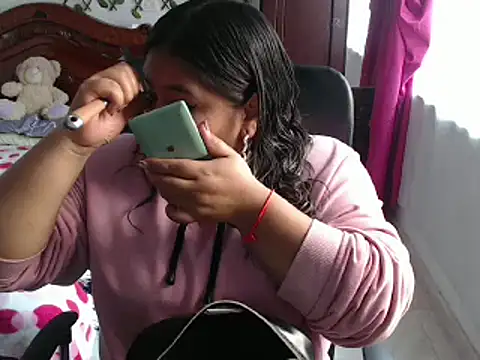 Snapshot of EmilyLove1014 chatting on January 2025 06:02:02 PM EmilyLove1014 online show from January 2025 06:02:02 PM