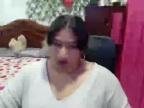 Snapshot of EmilyLove1014 chatting on January 2025 12:03:01 AM EmilyLove1014 online show from January 2025 12:03:01 AM