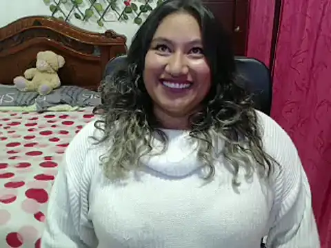 Snapshot of EmilyLove1014 chatting on January 2025 01:42:02 AM EmilyLove1014 online show from January 2025 01:42:02 AM