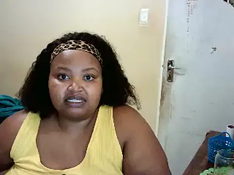 Snapshot of HOTBIGMELONSxx chatting on January 2025 07:38:01 PM HOTBIGMELONSxx online show from January 2025 07:38:01 PM