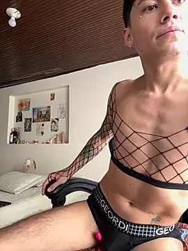 Amahd696 online show from October 2025 02:52:02 PM