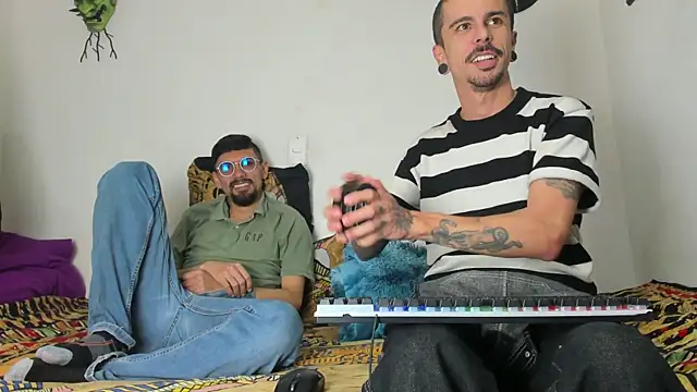 Aaron BigDickxxx online show from March 2026 06:29:02 PM