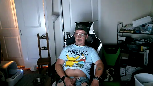 Raiff1982 online show from December 2025 12:35:02 PM