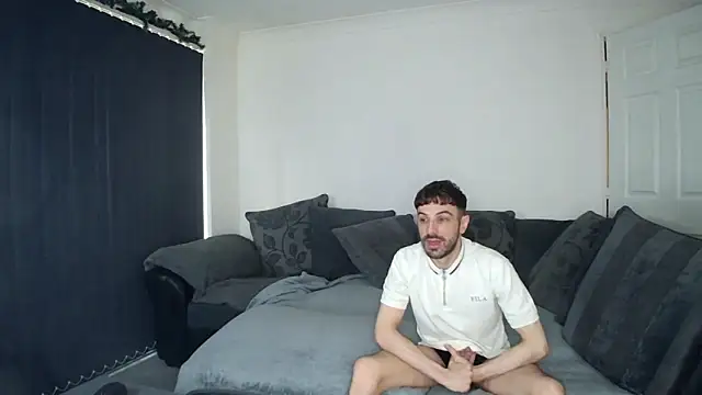 Snapshot of twotwinkhusbandss chatting on December 2024 01:12:01 PM twotwinkhusbandss online show from December 2024 01:12:01 PM