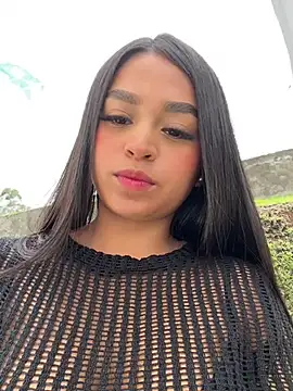 Snapshot of Juli_Walker chatting on December 2024 02:13:02 PM Juli Walker online show from December 2024 02:13:02 PM