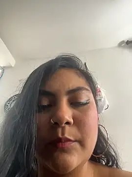 Juli Walker online show from July 2026 08:33:02 PM