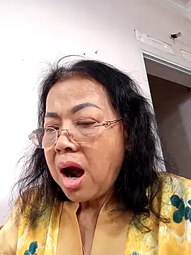 Hotestlove online show from December 2025 01:13:01 AM