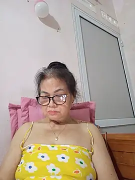 Hotestlove online show from June 2026 04:01:01 AM
