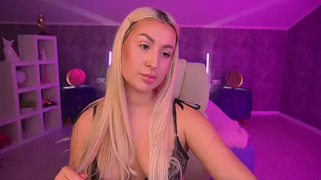 Snapshot of LiaBrazzerr chatting on May 2026 01:50:01 PM LiaBrazzerr online show from May 2026 01:50:01 PM