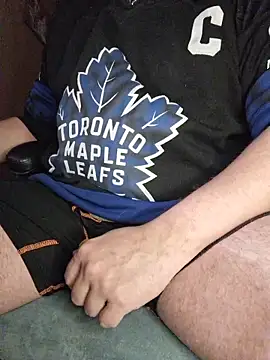 Foxyshaved online show from November 2025 05:18:02 AM