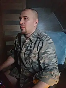 Foxyshaved online show from November 2025 06:30:01 AM