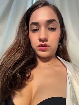CuteeRose online show from May 2026 02:58:02 PM