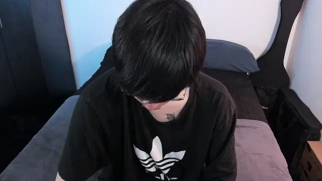 Aventure Twinks online show from April 2026 09:29:02 PM