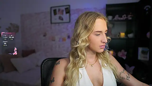 Nicolette  Shea  online show from March 2025 09:34:02 AM