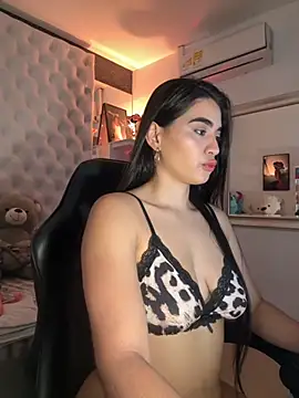 Snapshot of ZarahEvans chatting on September 2025 07:24:02 PM ZarahEvans online show from September 2025 07:24:02 PM