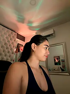 Snapshot of ZarahEvans chatting on October 2025 08:20:02 PM ZarahEvans online show from October 2025 08:20:02 PM