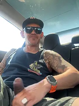 RoodoggXL online show from March 2026 06:46:02 PM