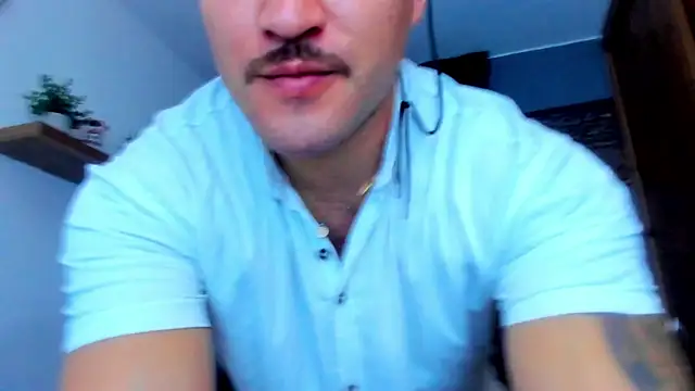 Snapshot of AndrewDiaz chatting on May 2026 05:59:01 AM AndrewDiaz online show from May 2026 05:59:01 AM