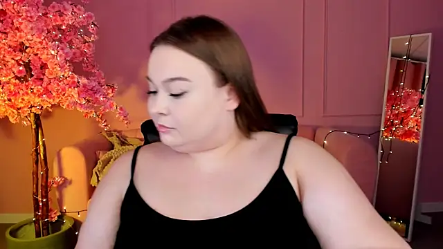 Snapshot of KimberlyMaran chatting on December 2024 12:13:02 PM KimberlyMaran online show from December 2024 12:13:02 PM